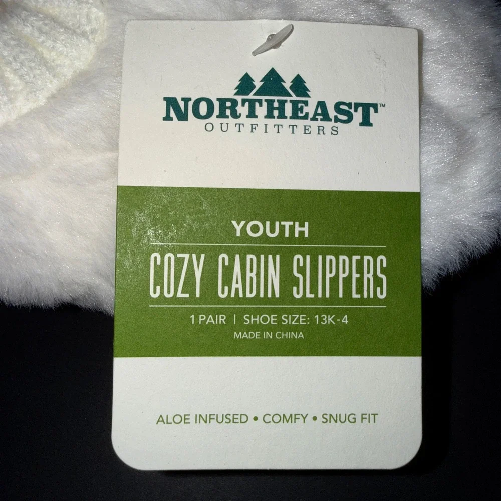 Northeast Outfitters Cabin Slippers Youth Small 13K-4 Cream NEW Aloe Infused Fur